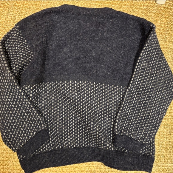 Men’s Vintage L.L. Bean Norwegian navy Fair Isle Sweater XL 80% wool 20% rayon - Picture 4 of 4